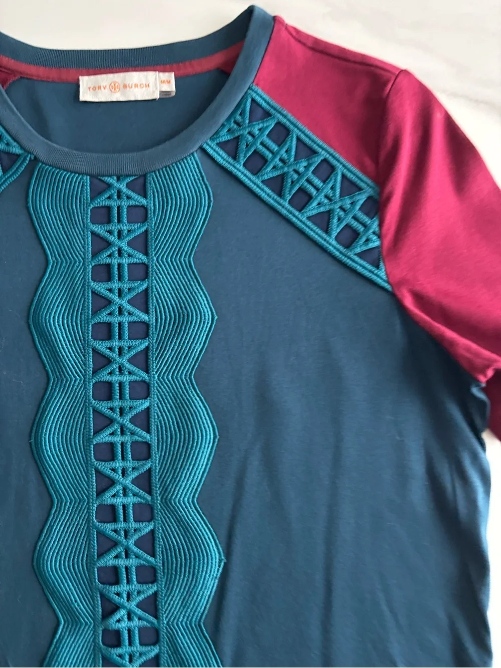 Tori Burch Color block Embroidered Detail Tee Blue & Burgundy Sz M